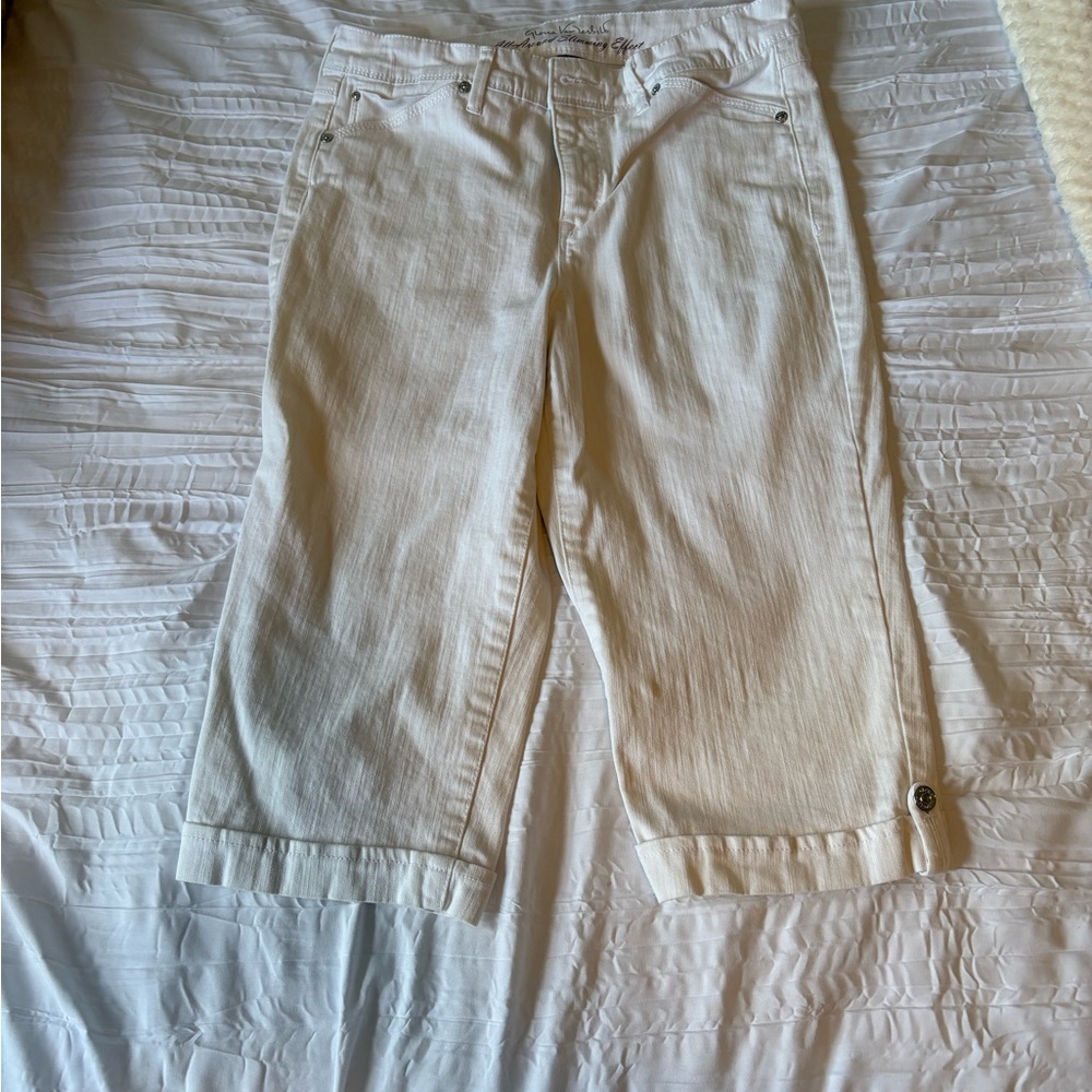 Gloria Vanderbilt Off-White Capri Pants